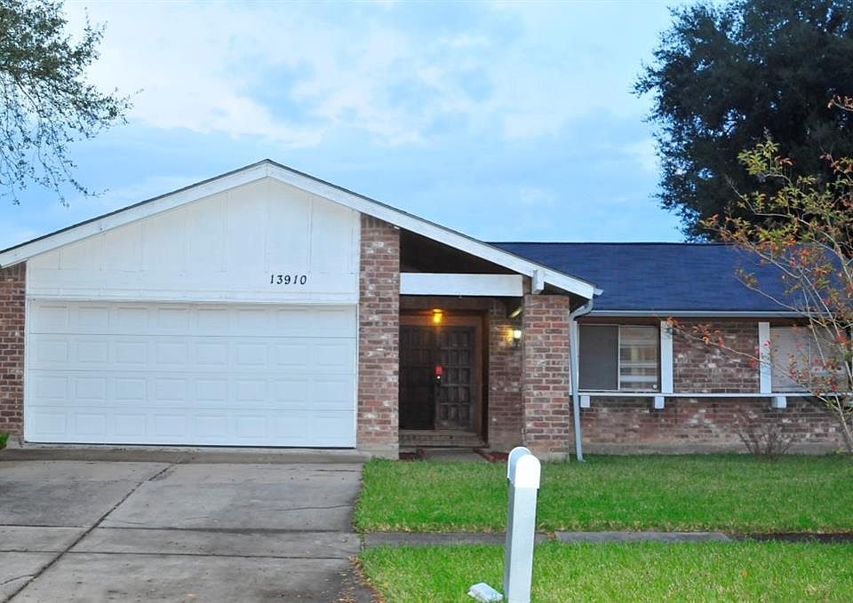 1st image of 13910 New Village Ln