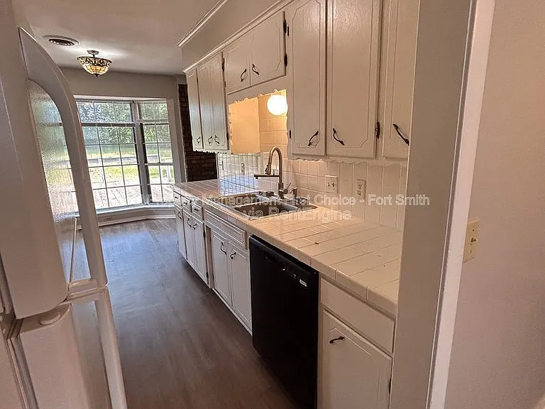 6315 Crimson Ave — Photo 7