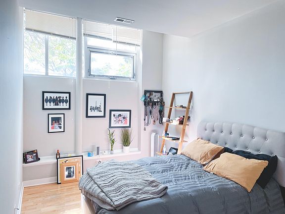 5th image of 6125 N Clark St #105