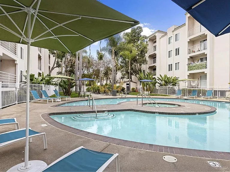 La Regencia Apartments — Photo 19