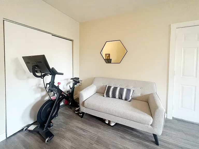 122 London St #2 — Photo 10