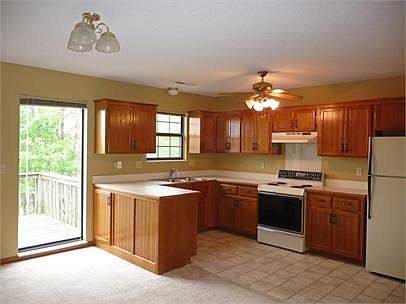 2nd image of 18 Wallingford Dr
