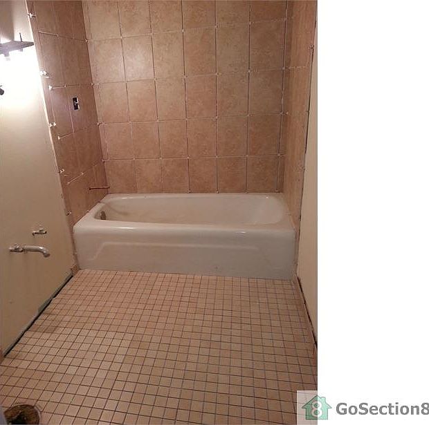 2nd image of 3631 N Rockton Ave
