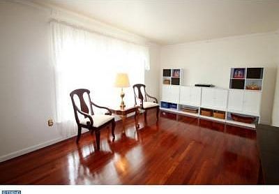 3rd image of 1828 Viola Ln