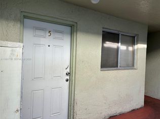 10765 SW 4th St #5, Miami, FL 33174