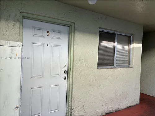 10765 SW 4th St Photo 1