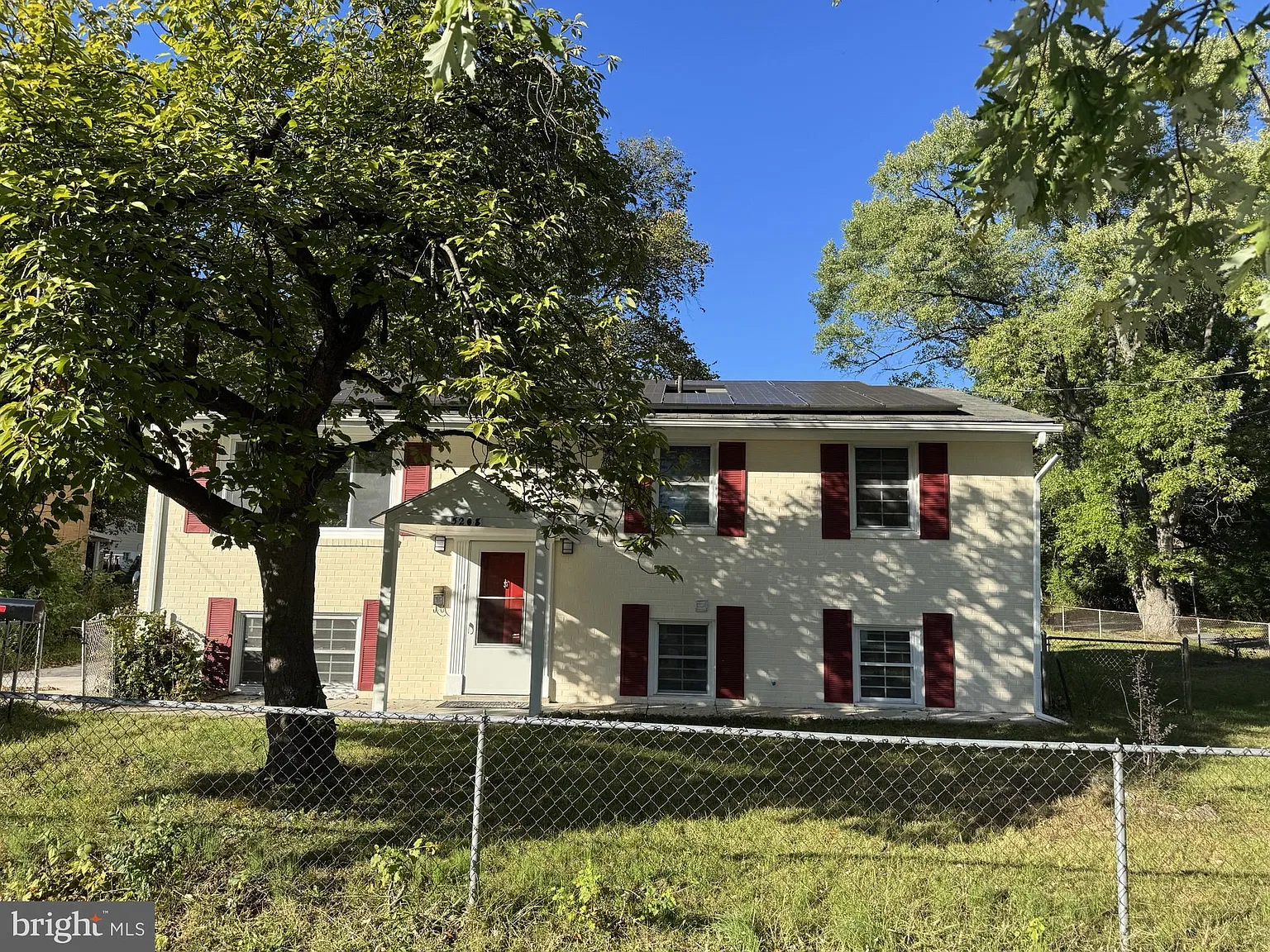6 bed, 4.0 bath, 2080 sqft, $4,500 — Photo 1