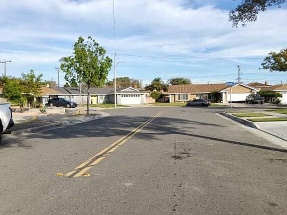 5th image of 2235 E Oshkosh Ave