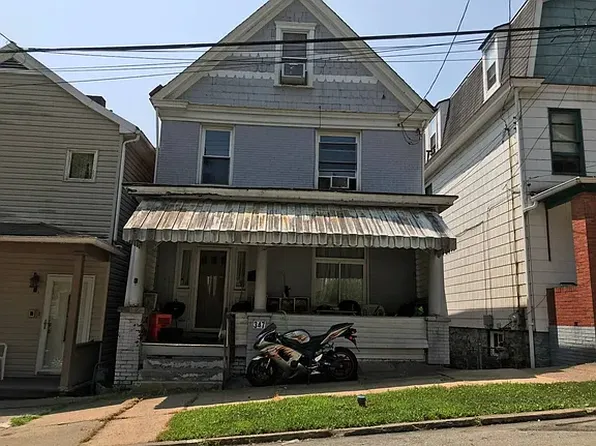 347 3rd St, Pitcairn, PA 15140