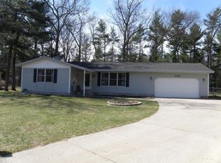 2222 Pinetree Ct, Whitehall, MI 49461