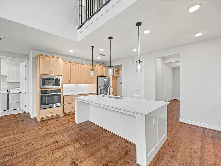 4627 Clear Creek Dr — Photo 7