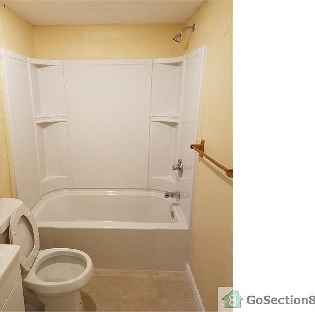 2nd image of 3185 Oakcliff Rd NW