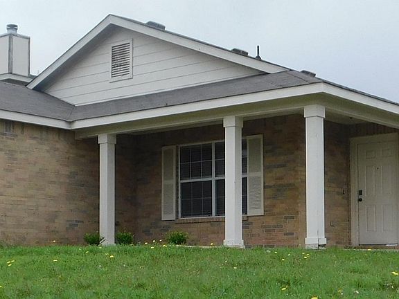 3rd image of 2900 Blackburn Dr