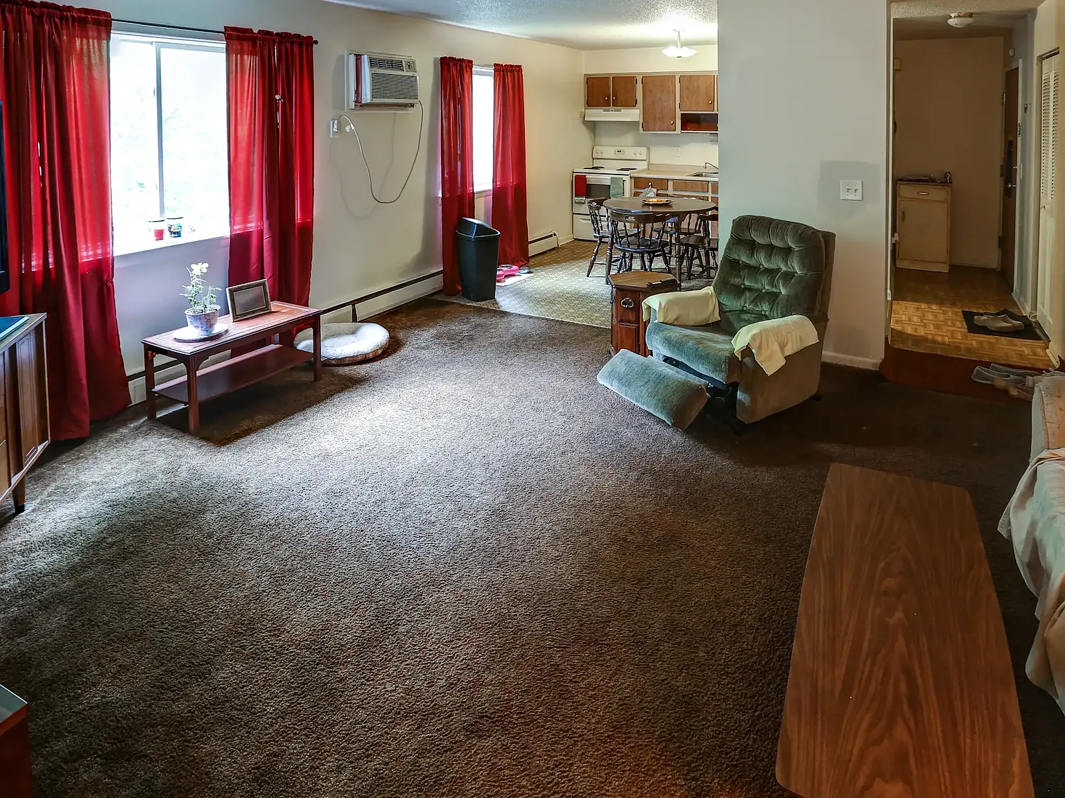 The Creekside Manor Apartments — Photo 4