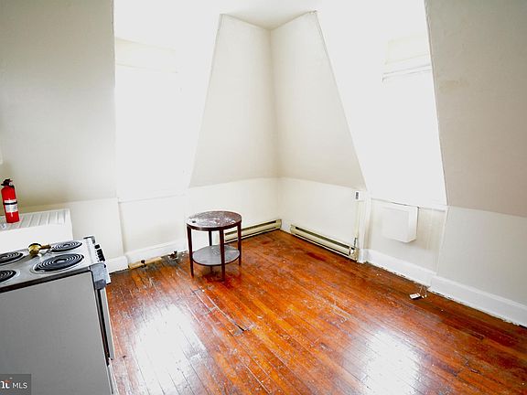3rd image of 102 W Manheim St Floor 3