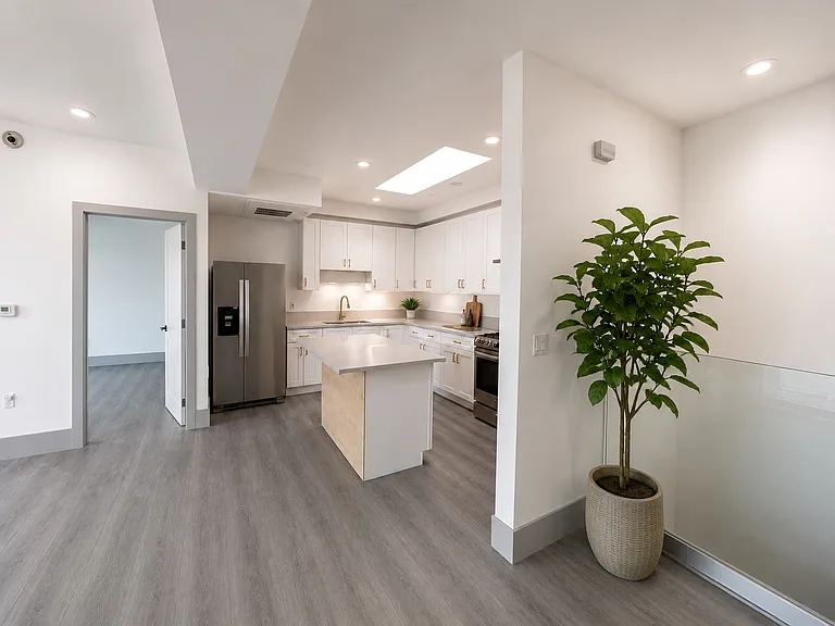 14954 Sherman Way #207 — Photo 7