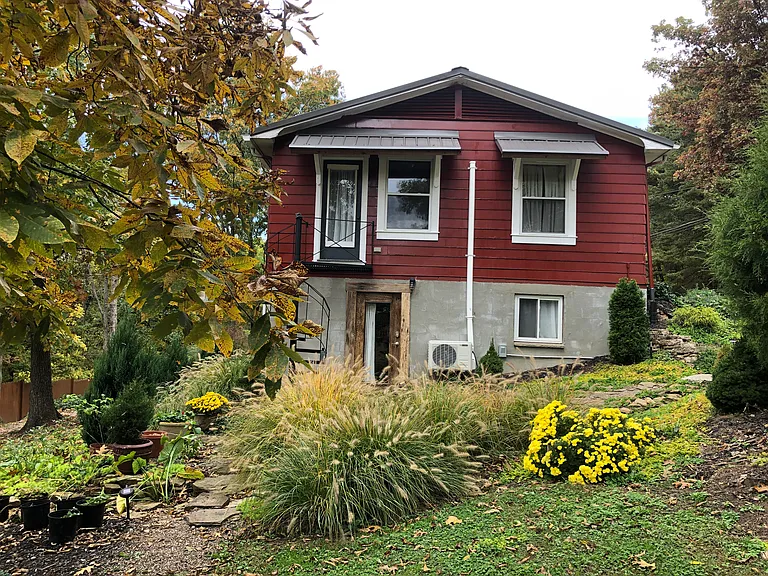 27 Hambrick Rd #A — Photo 1