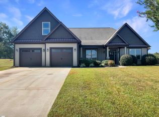 917 Garnet Cir, Chesnee, SC 29323