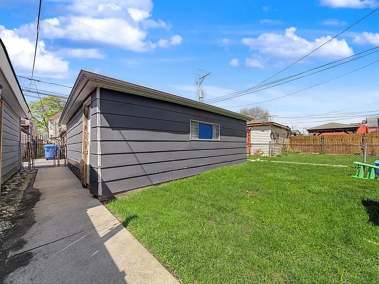 2208 N Kostner Ave #1 — Photo 11