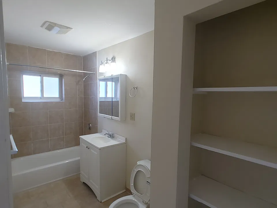 46 Chiswick Rd #8