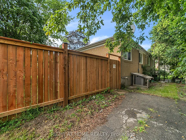 303 Blue Grass Blvd — Photo 4