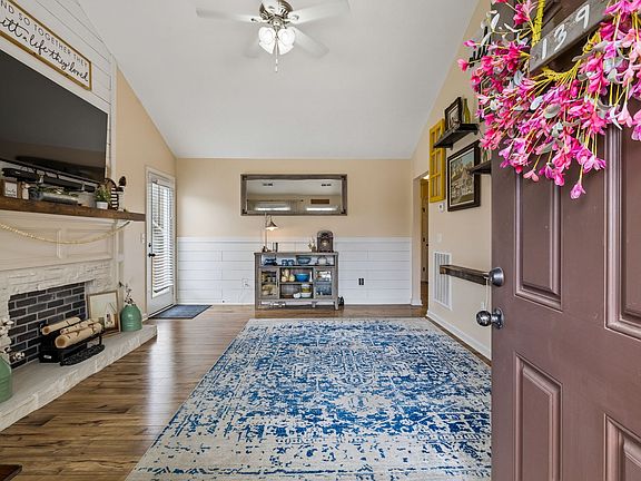 3rd image of 139 Granda Flora Dr