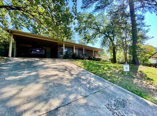 3 Chatham Ct, Little Rock, AR 72227