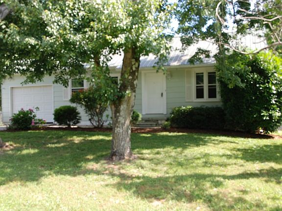 3rd image of 238 Blue Grass Cir SE
