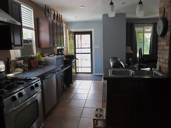 4th image of 39 Awood Pl #1