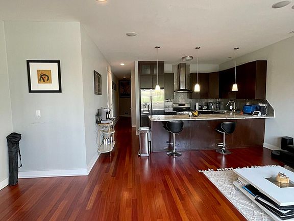 3rd image of 614 N Ogden Ave #2F