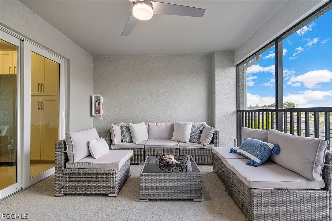 2 bed, 2.0 bath, 1355 sqft, $5,500 — Photo 2