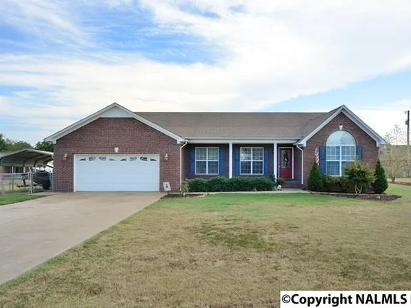 70 Blue Heron Dr, Killen, AL 35645