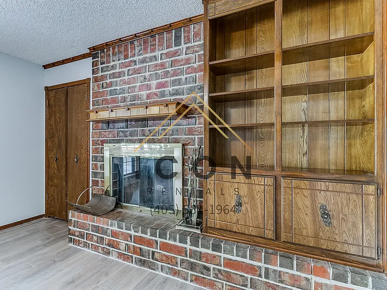 1912 N Gleason Ave — Photo 9