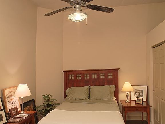 4th image of 3030 E 63rd St APT 308