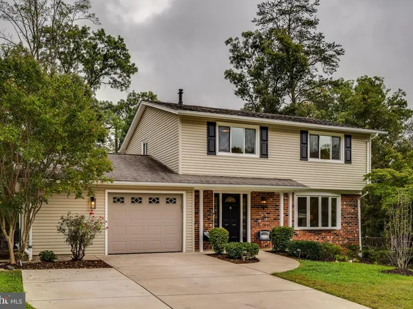 5211 Claridge Ct, Fairfax, VA 22032