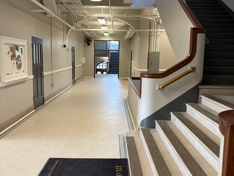125 Oak St #104 — Photo 6