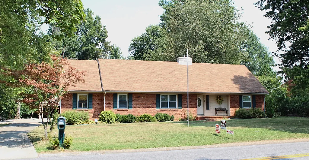 4205 Southeastern Pkwy photo 1