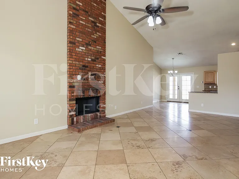 6408 W Grandview Rd — Photo 3