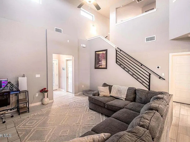 13713 Olney Ave — Photo 6