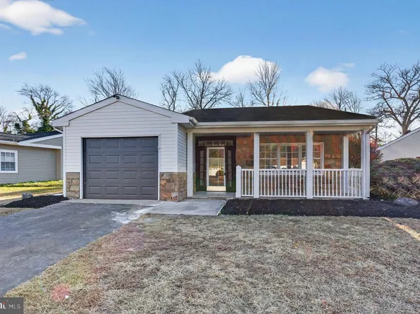 52 Sherwood Pl, Southampton, NJ 08088