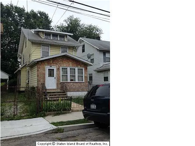 104 Coursen Pl photo 1