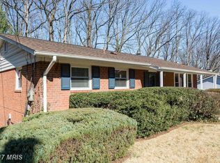 3902 Forest Grove Dr, Annandale, VA 22003