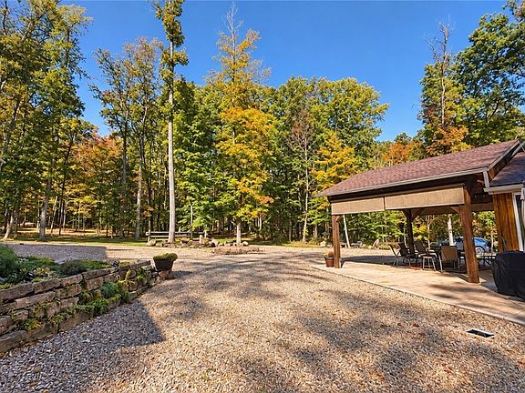 5th image of 1566 Bowers Rd