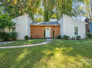 5812 Rock Hollow Dr, Charlotte, NC 28212