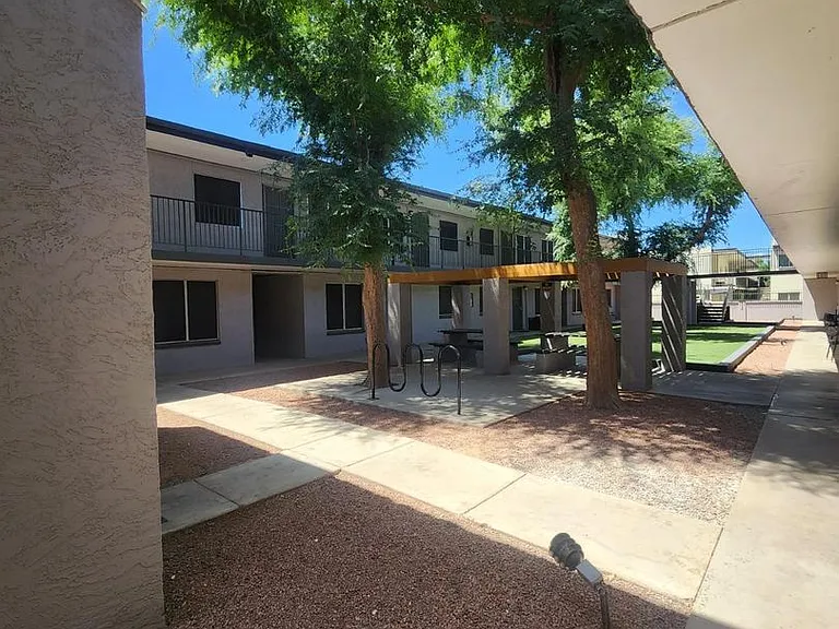 Modern Quarters Apartments — Photo 16