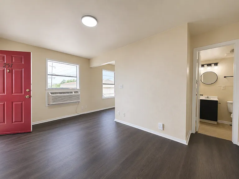 610 Montgomery Dr #SO251 — Photo 1