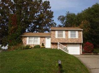 1902 Ivanhoe Dr, North Huntingdon, PA