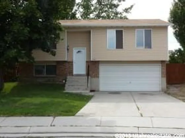 5582 W Joshua Cir, West Jordan, UT 84081