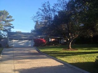 210 W Park St, Harrison, MI 48625