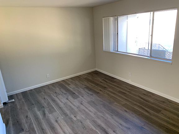 3rd image of 3549 Agate Dr